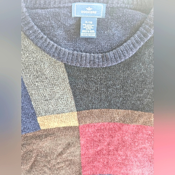 Dockers Extra Soft Pullover Colorblock Sweater Ribbed Neckline Cuffs & Hemline - Picture 3 of 6
